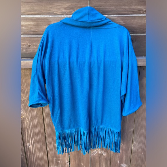 Terre Bleue Women's Short Sleeved Cowl Neck Top With Fringe Size S - Picture 3 of 9